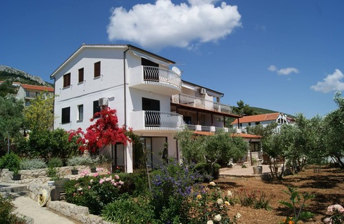 Zavala Apartment | One bedroom apartment near beach Zavala, Hvar (A-553-g)