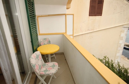 Preko Apartment | One bedroom apartment near beach Preko, Ugljan (A-8515-c)