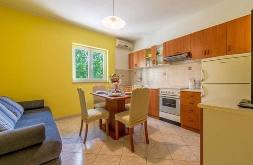Grebastica Apartment | One bedroom apartment with terrace Grebaštica, Šibenik (A-11572-a)