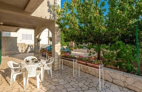Grebastica Apartment | One bedroom apartment with terrace Grebaštica, Šibenik (A-11572-a)