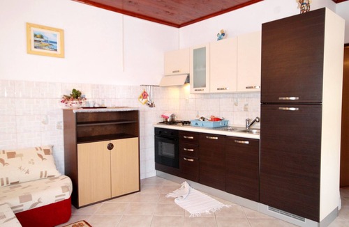 Molat Apartment | One bedroom apartment with terrace and sea view Brgulje, Molat (A-6250-a)
