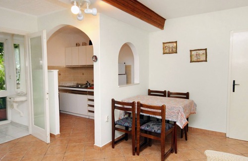 Klanfari Apartment | One bedroom apartment with terrace and sea view Dramalj, Crikvenica (A-5519-b)