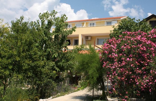 Susica Apartment | One bedroom apartment with terrace Murter (A-5100-b)