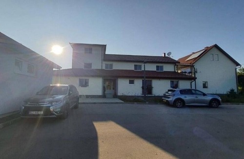 Otocac Apartment | One bedroom apartment with air-conditioning Otočac, Velebit (A-24987-d)