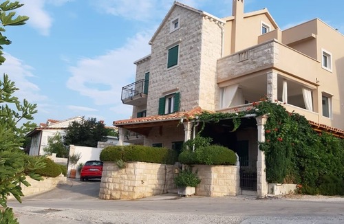 Postira Apartment | One bedroom apartment with terrace and sea view Postira, Brač (A-2913-a)