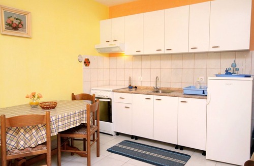 Postira Apartment | One bedroom apartment with terrace Postira, Brač (A-5659-b)