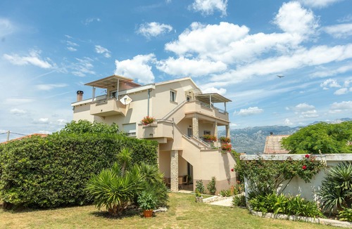 Razanac Apartment | One bedroom apartment with terrace and sea view Ražanac, Zadar (A-5885-a)