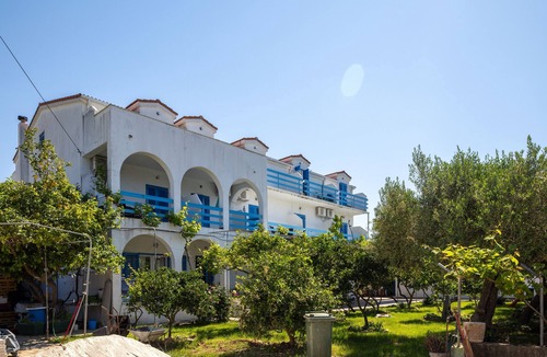 Sucuraj Apartment | One bedroom apartment with balcony and sea view Sućuraj (Hvar) (A-3589-d)