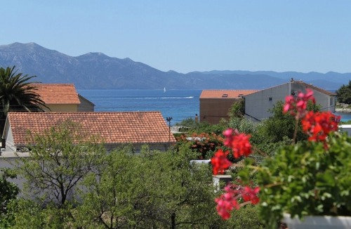 Sucuraj Apartment | One bedroom apartment with terrace and sea view Sućuraj (Hvar) (A-3589-b)