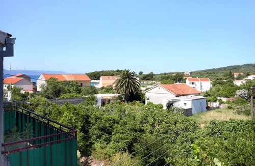 Sucuraj Apartment | One bedroom apartment with terrace and sea view Sućuraj, Hvar (A-6732-a)