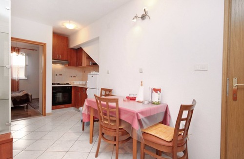 Supetar Apartment | One bedroom apartment with terrace Supetar (Brač) (A-6037-a)
