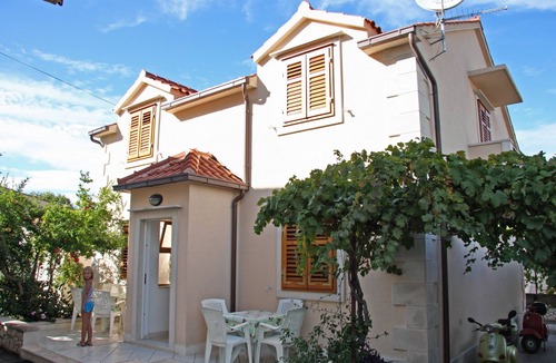 Supetar Apartment | One bedroom apartment with terrace Supetar (Brač) (A-6037-a)