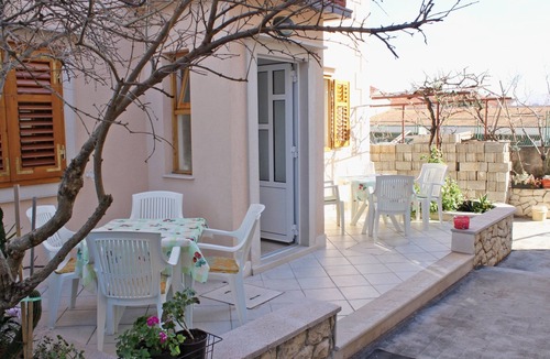 Supetar Apartment | One bedroom apartment with terrace Supetar (Brač) (A-6037-a)