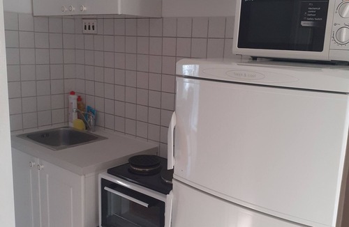Sutivan Apartment | One bedroom apartment with balcony and sea view Sutivan, Brač (A-5629-b)