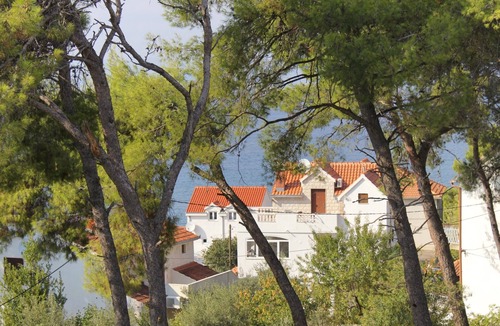 Sutivan Apartment | One bedroom apartment with balcony and sea view Sutivan, Brač (A-5629-b)