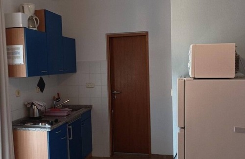 Vinisce Apartment | One bedroom apartment with hot tub Vinišće, Trogir (A-8660-b)
