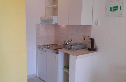 Gradac Apartment | One bedroom apartment with terrace Gradac, Makarska (A-11332-a)