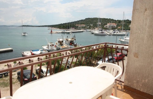 Jezera Apartment | One bedroom apartment with terrace and sea view Jezera, Murter (A-5123-a)