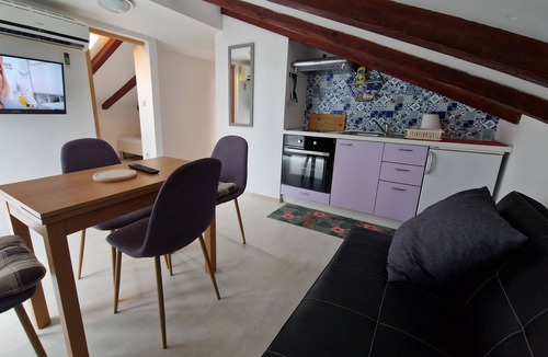 Lopar Apartment | One bedroom apartment with balcony Lopar, Rab (A-16680-f)