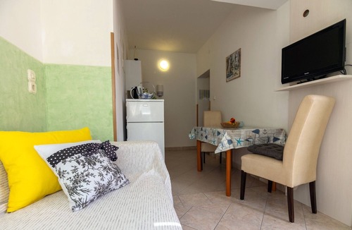 Lopar Apartment | One bedroom apartment with balcony Lopar, Rab (A-20830-b)