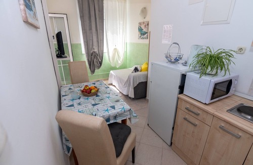 Lopar Apartment | One bedroom apartment with balcony Lopar, Rab (A-20830-b)