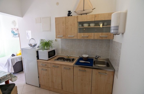 Lopar Apartment | One bedroom apartment with balcony Lopar, Rab (A-20830-b)