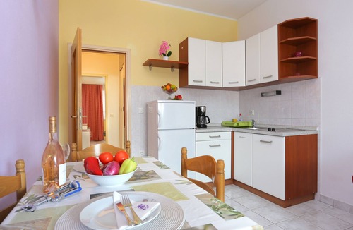 Marina Apartment | One bedroom apartment with balcony and sea view Marina (Trogir) (A-5953-c)