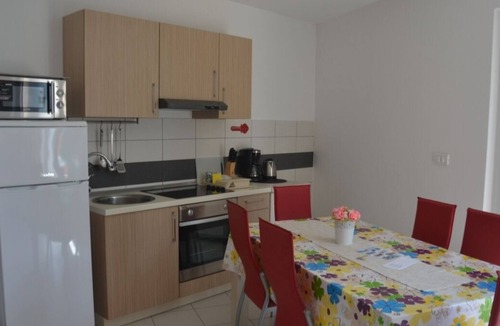 Cove Makarac (Milna) Apartment | One bedroom apartment with terrace Milna, Brač (A-21179-a)
