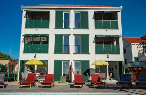 Cove Makarac (Milna) Apartment | One bedroom apartment with terrace Milna, Brač (A-21179-a)