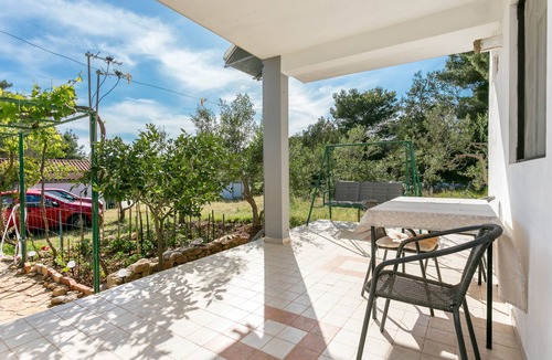 Cove Osibova (Milna) Apartment | One bedroom apartment with terrace Cove Smrčeva, Brač (A-20193-b)