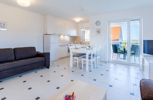 Cove Makarac (Milna) Apartment | One bedroom apartment with terrace and sea view Milna, Brač (A-22122-c)