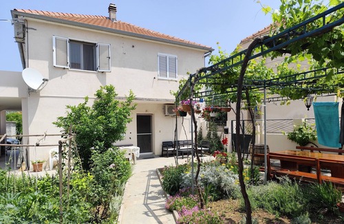 Susica Apartment | One bedroom apartment with terrace Murter (A-5089-c)