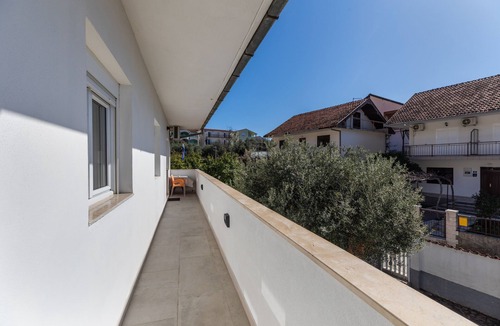 Podaca Apartment | One bedroom apartment with balcony Podaca, Makarska (A-6050-e)