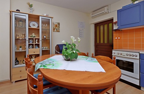 Selce Apartment | One bedroom apartment with terrace Selce, Crikvenica (A-24450-b)