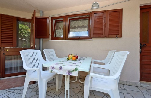 Selce Apartment | One bedroom apartment with terrace Selce, Crikvenica (A-24450-b)