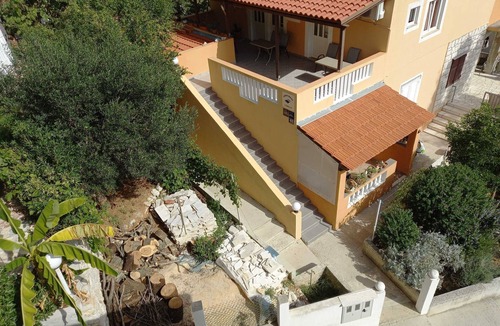 Sobra Apartment | One-bedroom apartment with terrace