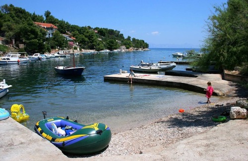 Vrbanj Apartment | One bedroom apartment with terrace and sea view Basina, Hvar (A-12420-b)