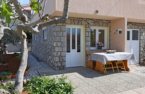 Vrbnik Apartment | One bedroom apartment with terrace and sea view Vrbnik, Krk (A-5299-a)