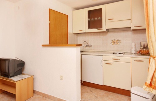 Vrbnik Apartment | One bedroom apartment with terrace Vrbnik, Krk (A-5301-a)