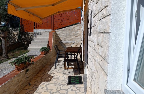 Kastel Apartment | One bedroom apartment with terrace Kaštel (Central Istria - Središnja Istra) (A-21309-b)
