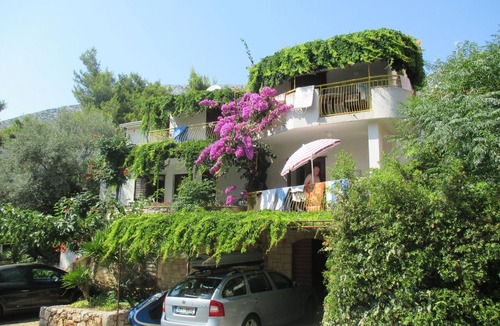 Ivan Dolac Apartment | One bedroom apartment with terrace Ivan Dolac, Hvar (A-4584-b)