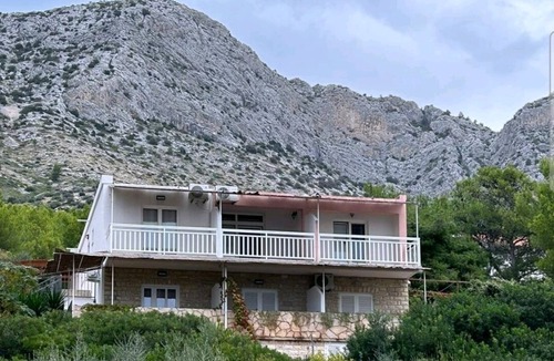 Island Hvar Apartment | One bedroom apartment with balcony and sea view Ivan Dolac, Hvar (A-12644-b)