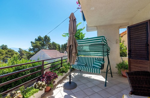 Island Hvar Apartment | One bedroom apartment with terrace and sea view Jelsa, Hvar (A-4017-a)