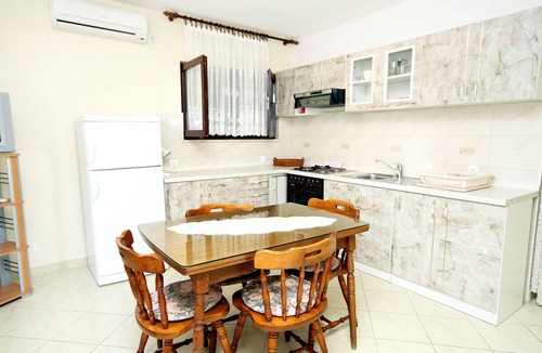 Molat Apartment | One bedroom apartment with terrace and sea view Brgulje (Molat) (A-6241-b)