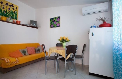 Poljana Apartment | One bedroom apartment with terrace Poljana, Ugljan (A-8523-e)