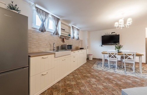 Sutomiscica Apartment | One bedroom apartment with a swimming pool Sutomišćica, Ugljan (A-13872-c)