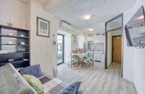 Selce Apartment | One bedroom apartment with balcony Selce (Crikvenica) (A-3240-a)