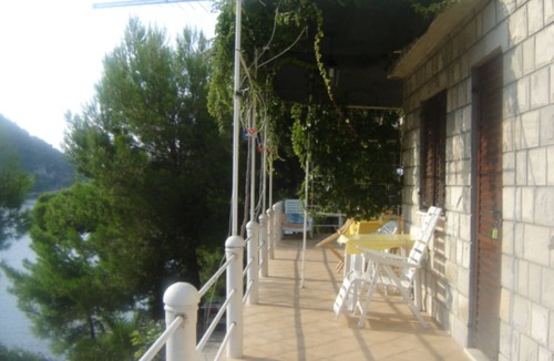 Metohija Apartment | One bedroom Apartment with Sea View and Balcony