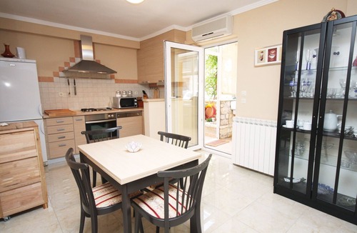 Tisno Apartment | One bedroom apartment with terrace Tisno (Murter) (A-5113-b)