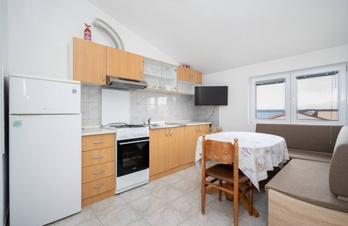 Tkon Apartment | One bedroom apartment with terrace and sea view Tkon, Pašman (A-17360-b)